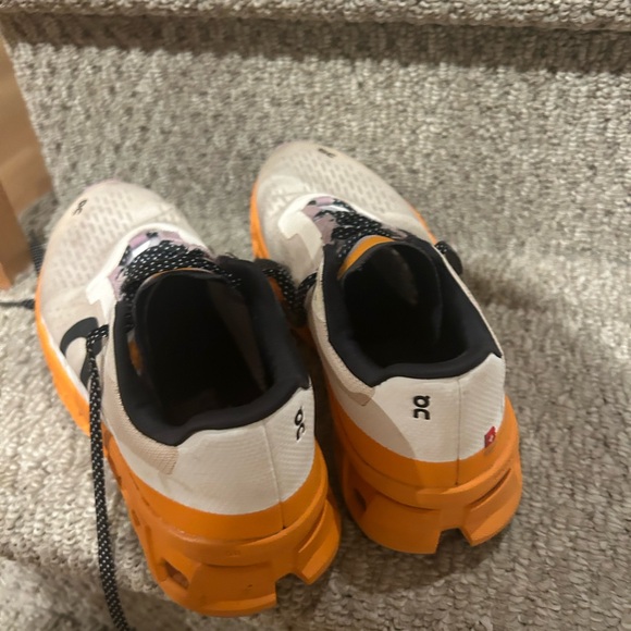 On Clouds Size 7.5 - Picture 4 of 4